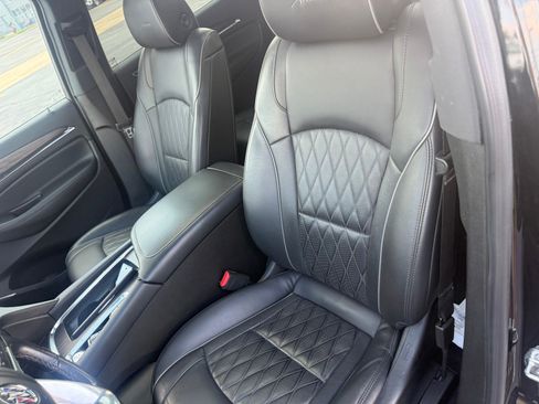 Used 2023 Buick Enclave Avenir w/ Avenir Technology Package AWD/4WD image 13