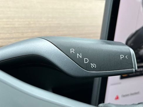 Used 2020 Tesla Model Y Long Range image 20