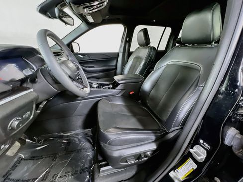 Used 2023 Jeep Grand Cherokee Altitude image 20