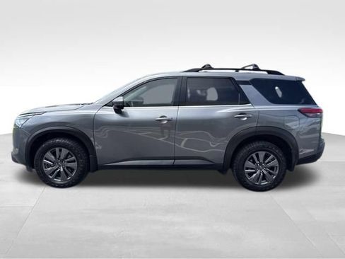 Used 2023 Nissan Pathfinder SV AWD/4WD image 4