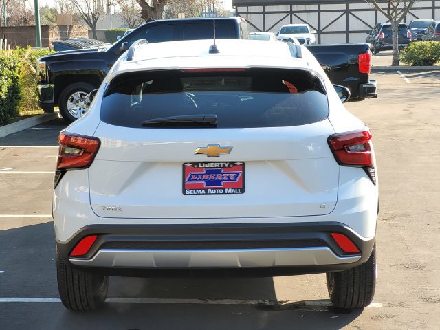New 2026 Chevrolet Trax LT w/ LT Convenience Package FWD image 5