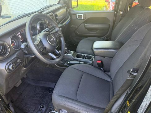 Used 2023 Jeep Wrangler Unlimited Sport AWD/4WD image 10