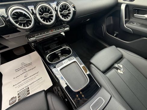 Used 2025 Mercedes-Benz CLA 250 4MATIC image 9