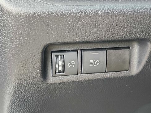 Used 2022 Toyota RAV4 XLE image 25