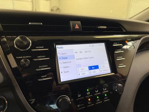 Used 2019 Toyota Camry LE w/ Convenience Package FWD image 14