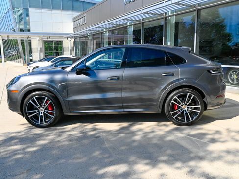 Used 2025 Porsche Cayenne S AWD/4WD image 8
