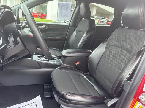 Used 2025 Ford Escape ST-Line AWD/4WD image 10