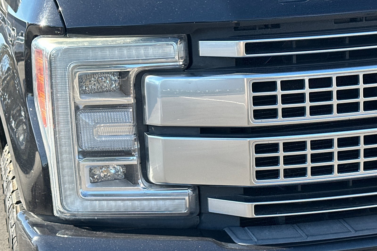 Used 2019 Ford F250 Platinum w/ Platinum Ultimate Package AWD/4WD image 42