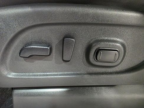 Used 2019 Nissan Titan S image 20