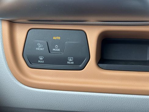 New 2025 Volkswagen ID. Buzz Pro S Plus image 20