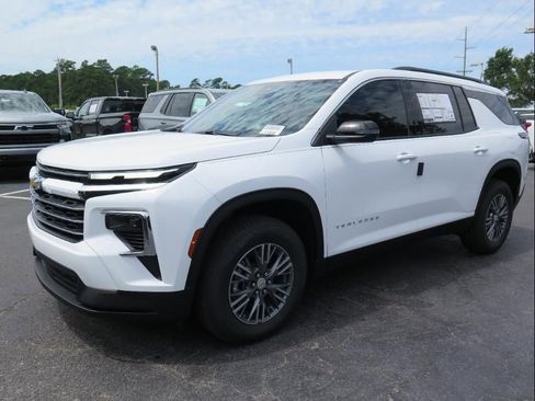 New 2026 Chevrolet Traverse LT image 8