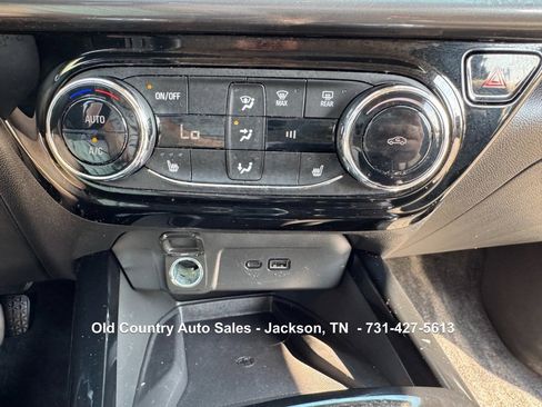 Used 2024 Chevrolet Trax ACTIV w/ Sunroof Package image 41