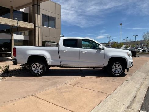 Used 2018 Chevrolet Colorado W/T w/ WT Convenience Package RWD image 9