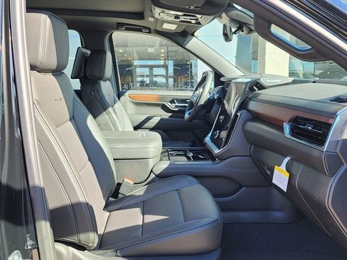 New 2026 GMC Yukon XL Denali w/ Denali Reserve Package image 47