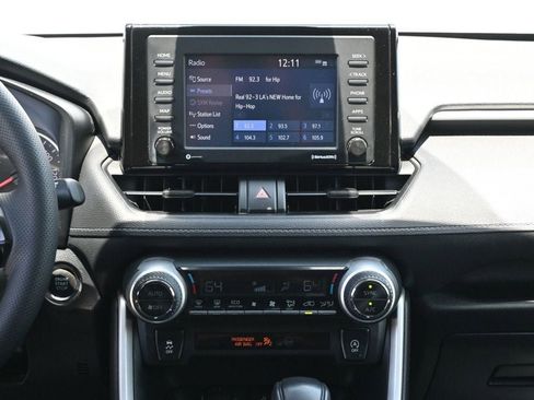 Used 2021 Toyota RAV4 XLE FWD image 9