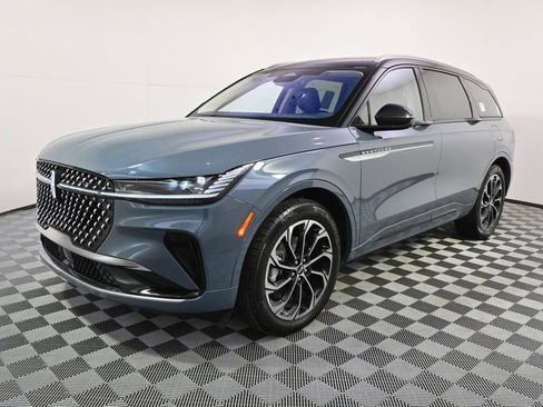 New 2026 Lincoln Nautilus Reserve image 2