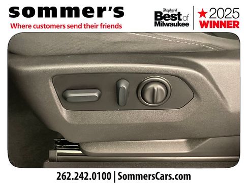 Used 2022 Chevrolet Silverado 1500 RST AWD/4WD image 10