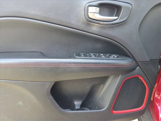 Used 2018 Jeep Compass Trailhawk w/ Navigation Group AWD/4WD image 11