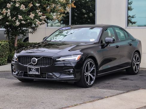 Used 2024 Volvo S60 B5 Core AWD/4WD image 3