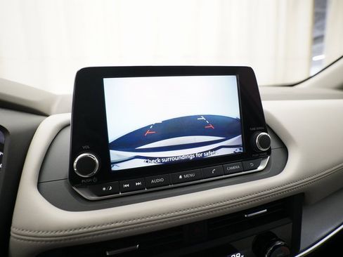 Used 2023 Nissan Rogue SV image 19