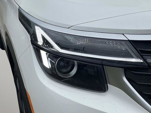 New 2026 Kia Seltos EX FWD image 9