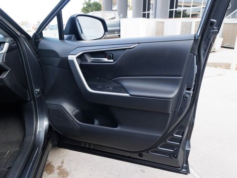 Certified 2025 Toyota RAV4 XLE image 41