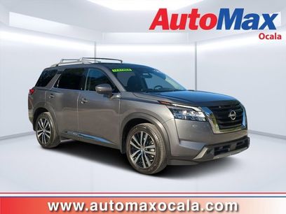 Used 2024 Nissan Pathfinder Platinum w/ Cargo Package