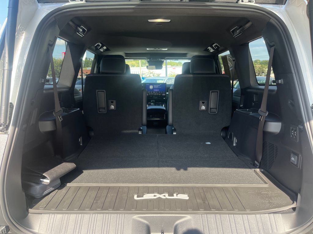Used 2026 Lexus GX 550 w/ Accessory Package (2T) AWD/4WD image 23