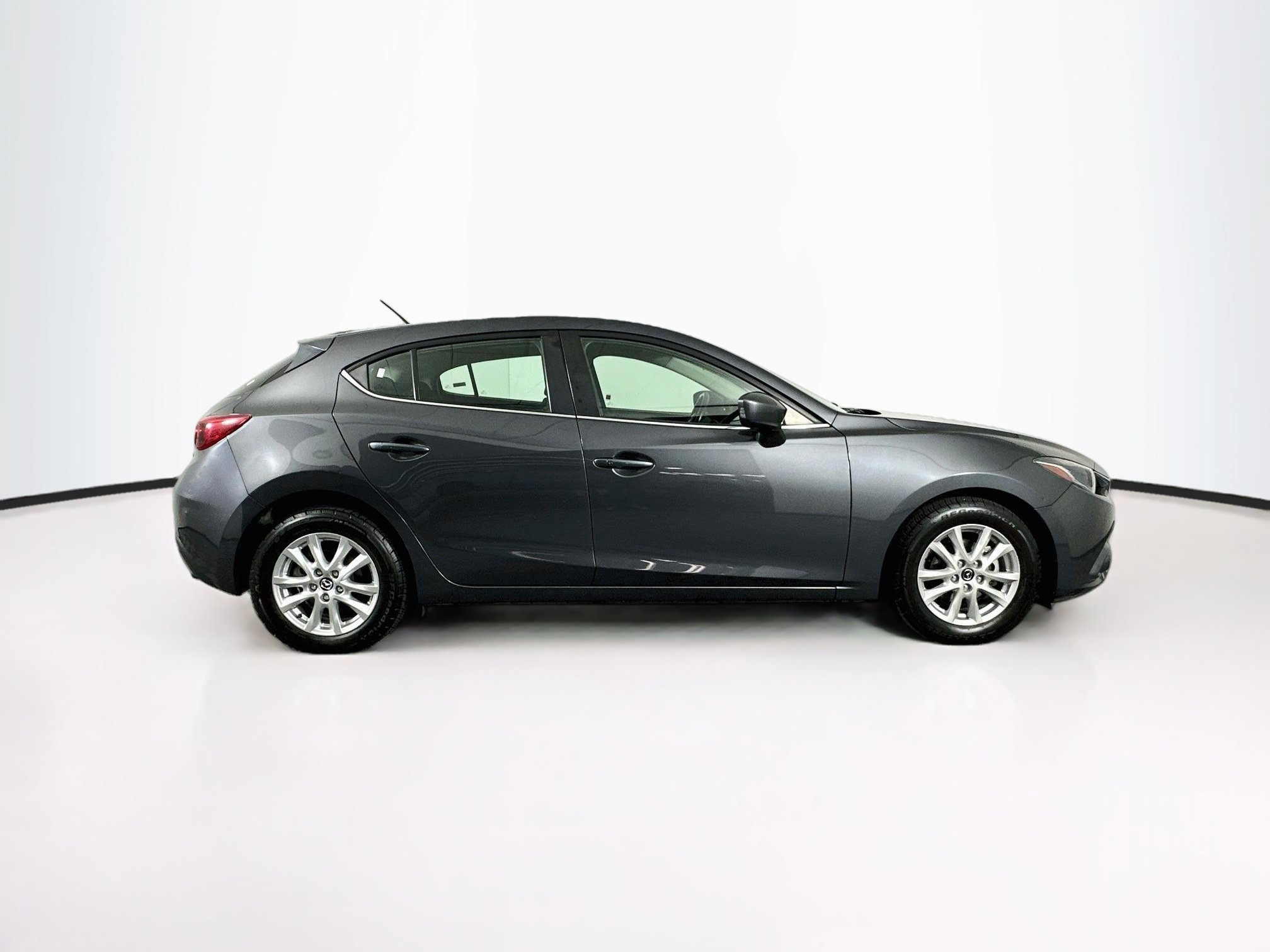 Used 2016 MAZDA MAZDA3 i Touring FWD image 10