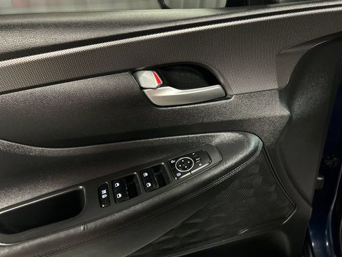 Used 2019 Hyundai Santa Fe SE FWD image 12