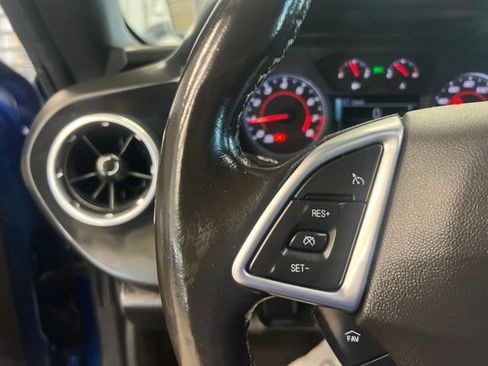 Used 2017 Chevrolet Camaro LT RWD image 11