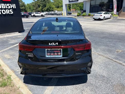 Used 2023 Kia Forte GT-Line w/ GT-Line Premium Package FWD image 4
