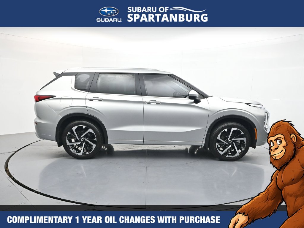 Used 2023 Mitsubishi Outlander SEL AWD/4WD image 9