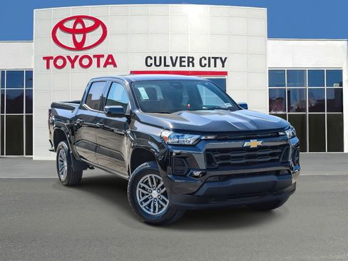 Used 2023 Chevrolet Colorado LT image 1