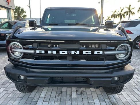 Used 2022 Ford Bronco Outer Banks AWD/4WD image 2