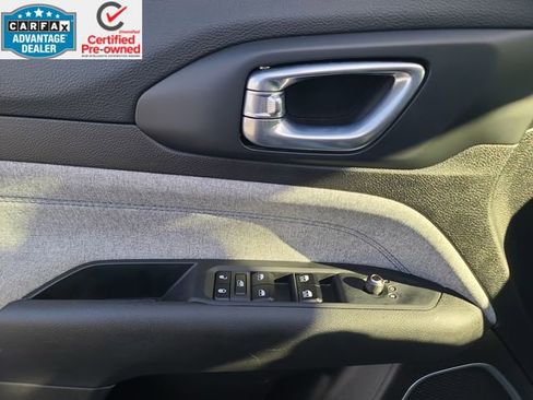 Certified 2024 Jeep Compass Sport image 16