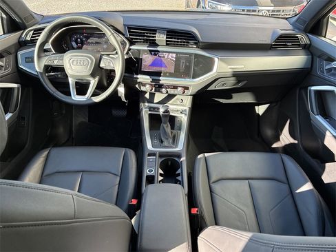 Used 2025 Audi Q3 2.0T Premium image 12