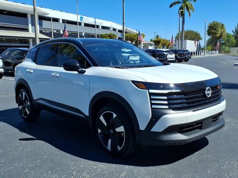 Certified 2025 Nissan Kicks SR image 16