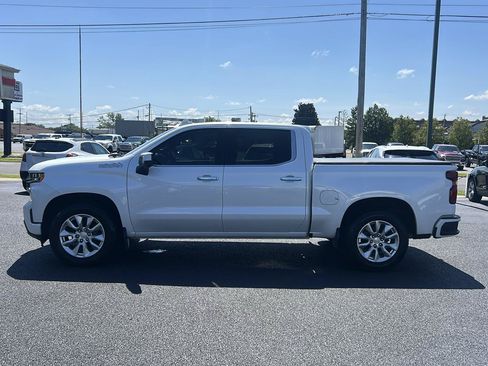 Used 2019 Chevrolet Silverado 1500 High Country w/ Technology Package AWD/4WD image 8