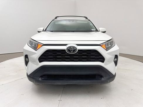 Used 2019 Toyota RAV4 XLE Premium image 8
