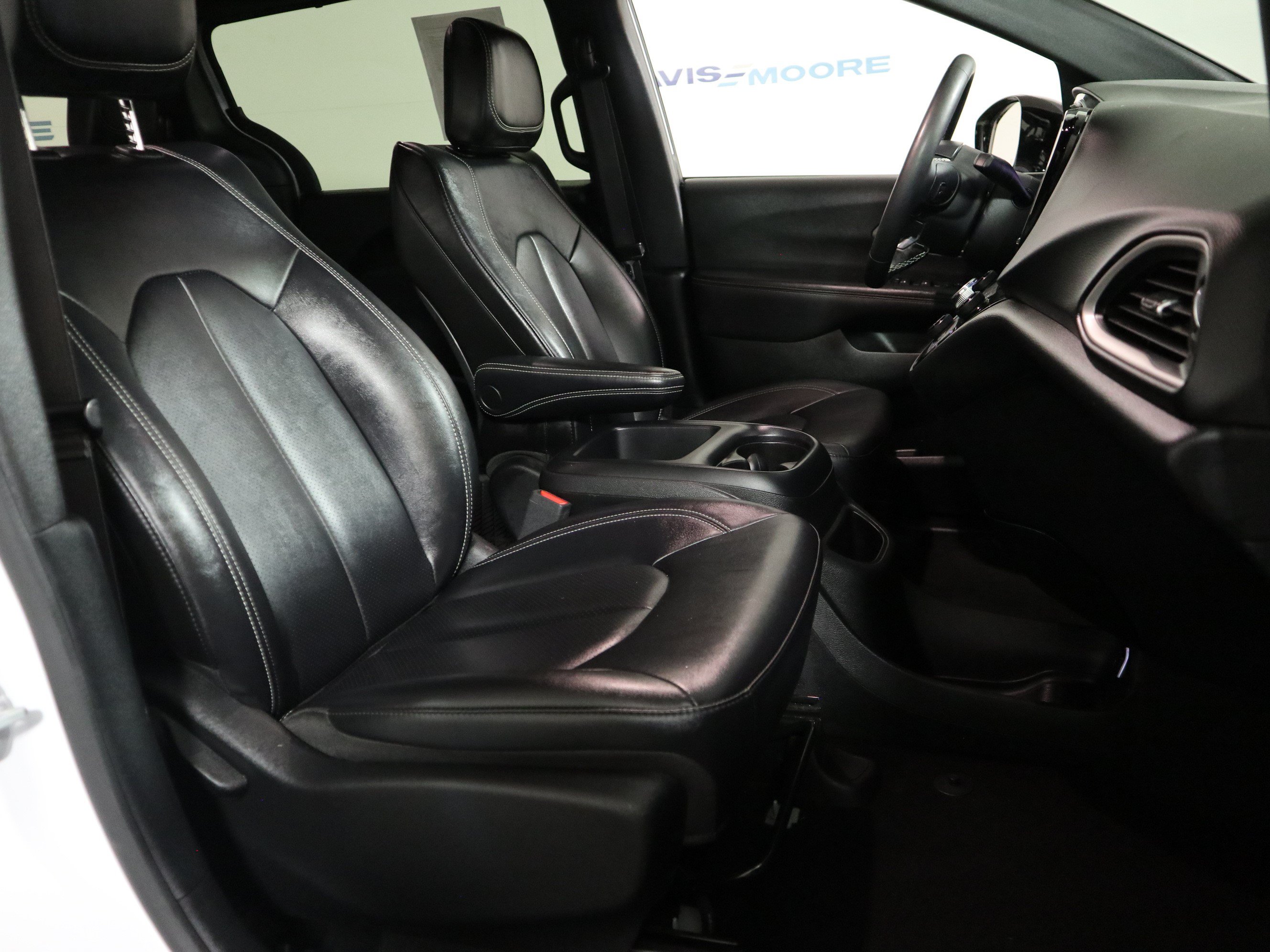 Used 2025 Chrysler Pacifica Select FWD image 20