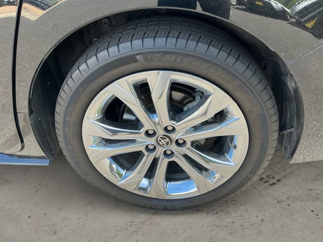 Used 2023 Toyota Sienna Platinum FWD image 14