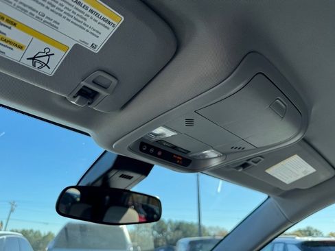 Used 2022 Chevrolet Equinox LT image 26