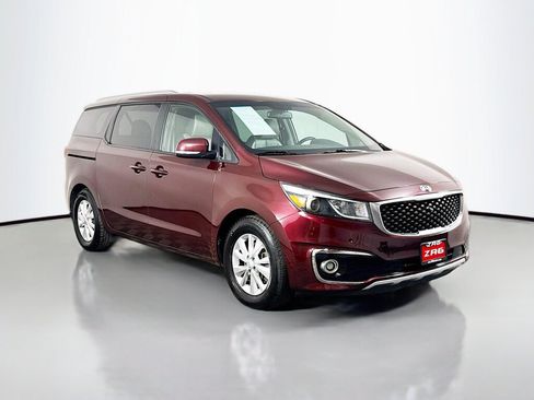 Used 2017 Kia Sedona LX w/ LX Essentials Premium Package FWD image 7