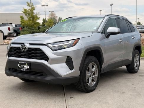 Used 2025 Toyota RAV4 XLE AWD/4WD image 3