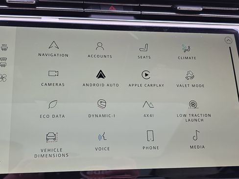 New 2026 Land Rover Range Rover Long Wheelbase SE image 22