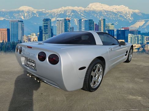 Used 1998 Chevrolet Corvette Coupe image 7