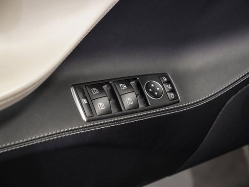 Used 2020 Tesla Model S Long Range Plus image 46