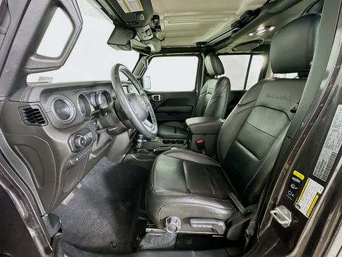 Used 2021 Jeep Wrangler Sahara w/ Cold Weather Group image 13