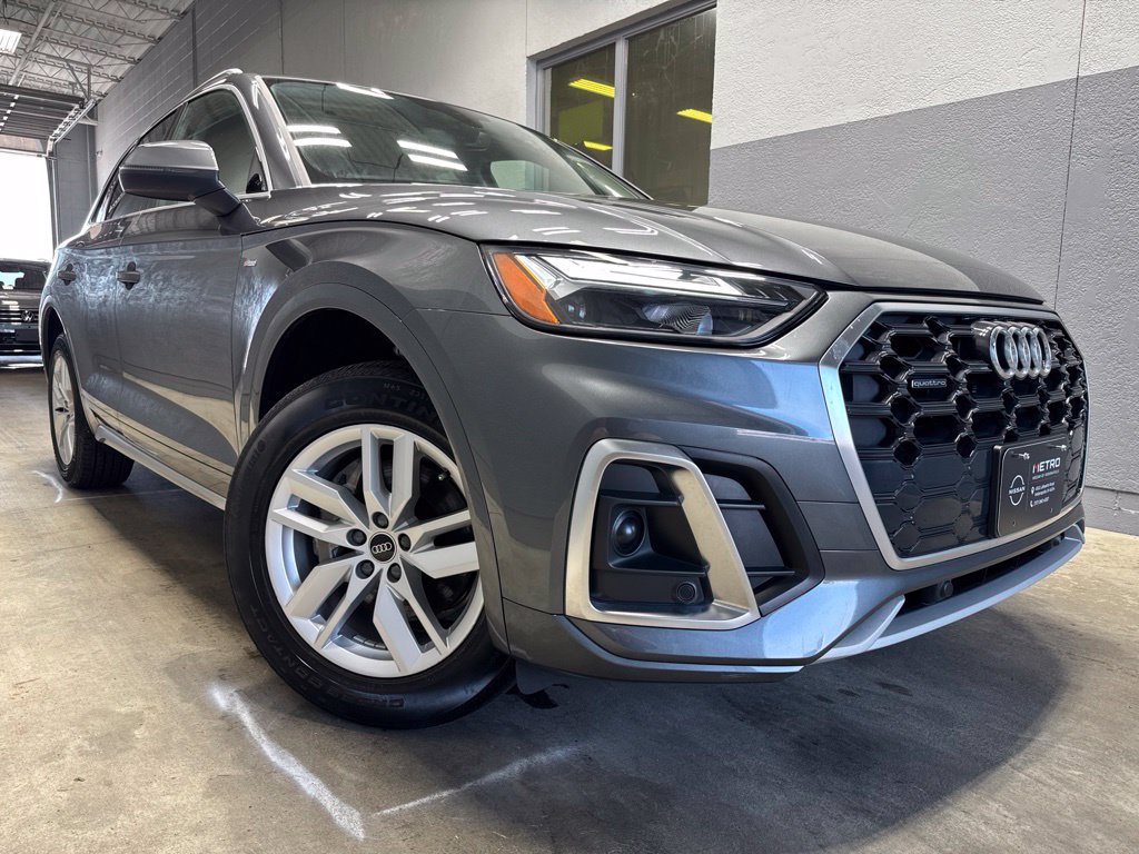 Used 2023 Audi Q5 2.0T Premium w/ Convenience Package AWD/4WD image 2